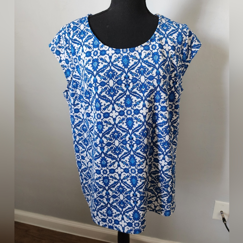 Roz&Ali Blue and White Tank